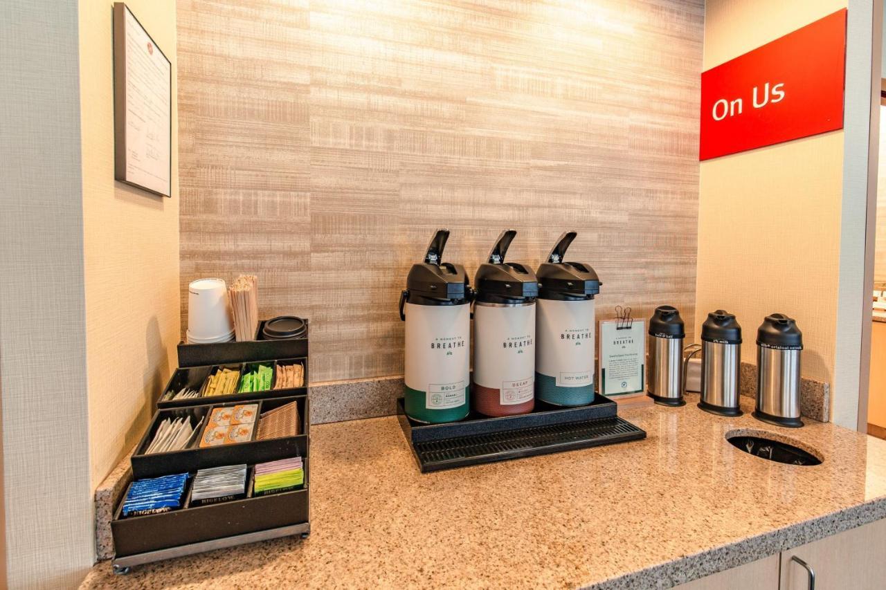 吉尔福德万豪广场套房酒店 吉尔福特 外观 照片